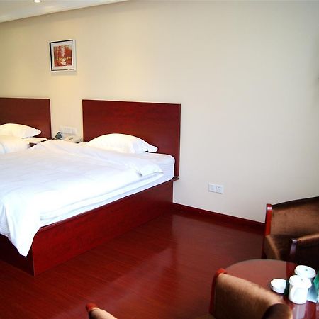 Greentree Inn High Tech Changzhi Road Subway Station Business Hotel 太原 エクステリア 写真